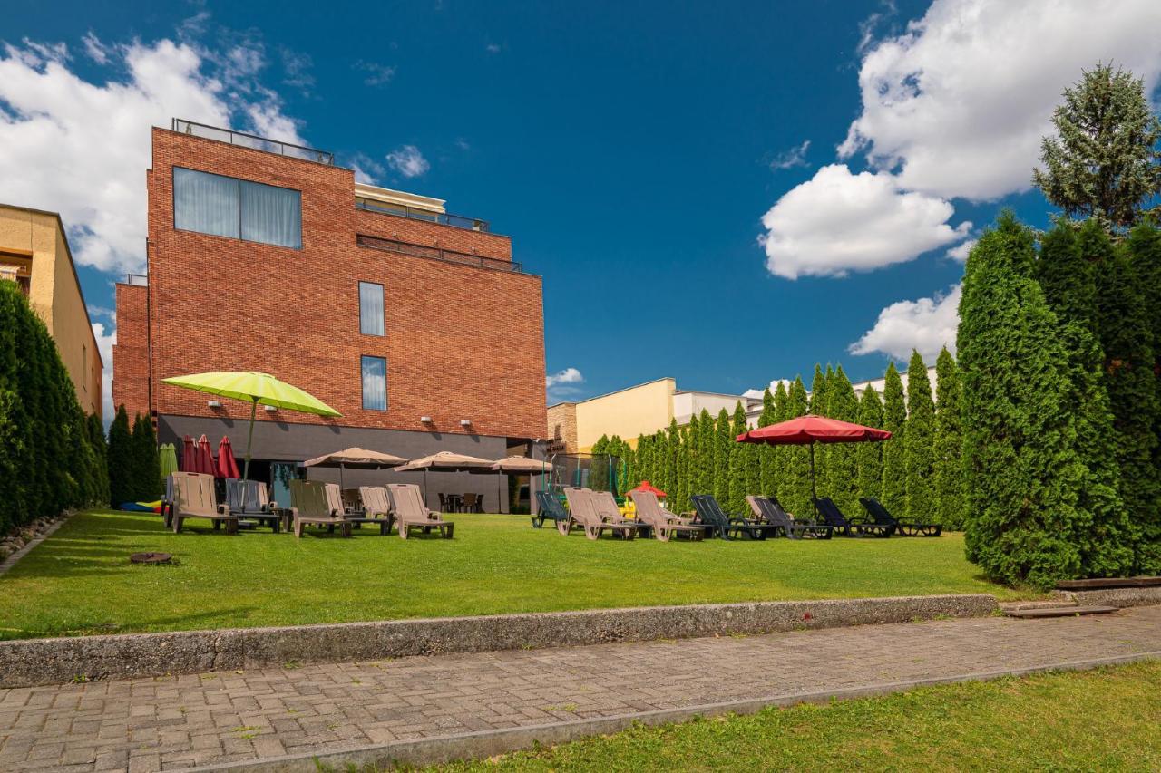 Dolphin Hotel 4*