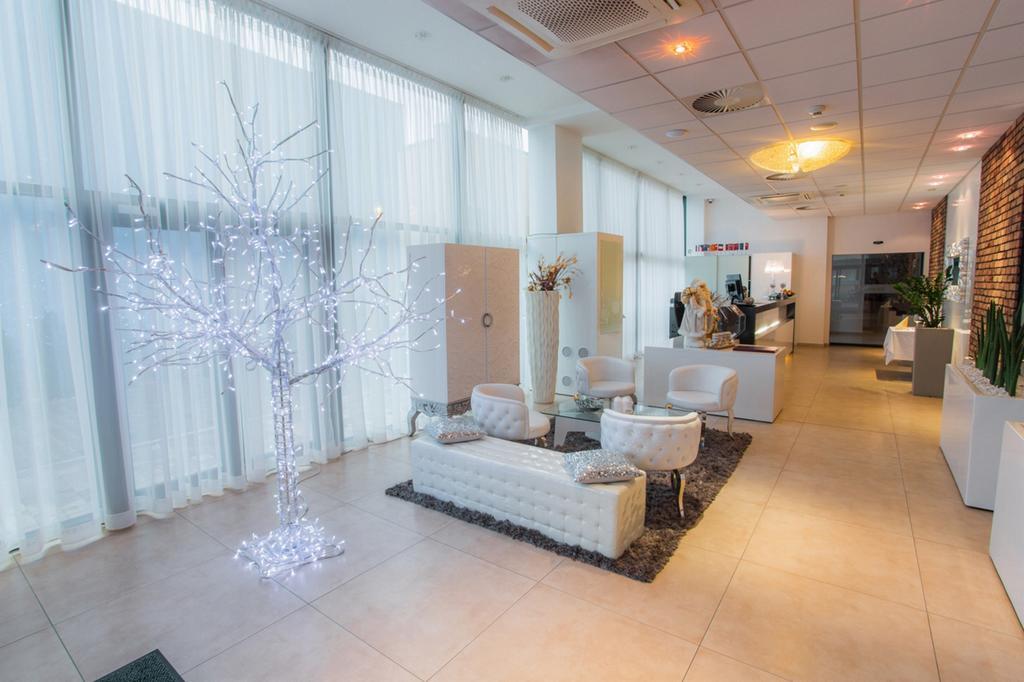 Dolphin Hotel 4*