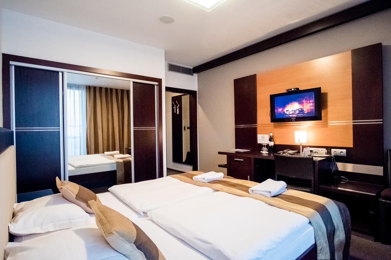 Hotel Dolphin Senec
