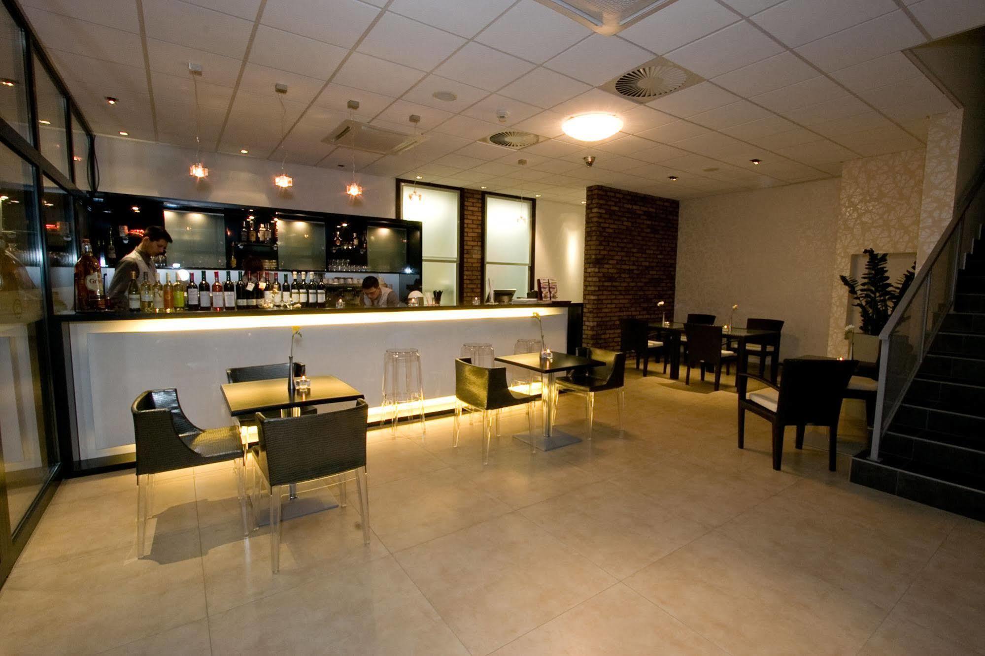 Dolphin - Adult Friendly 4*